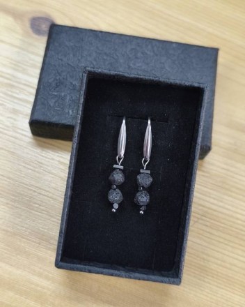 3  α  σκουλαρικια γαντζακι λαβα (1)